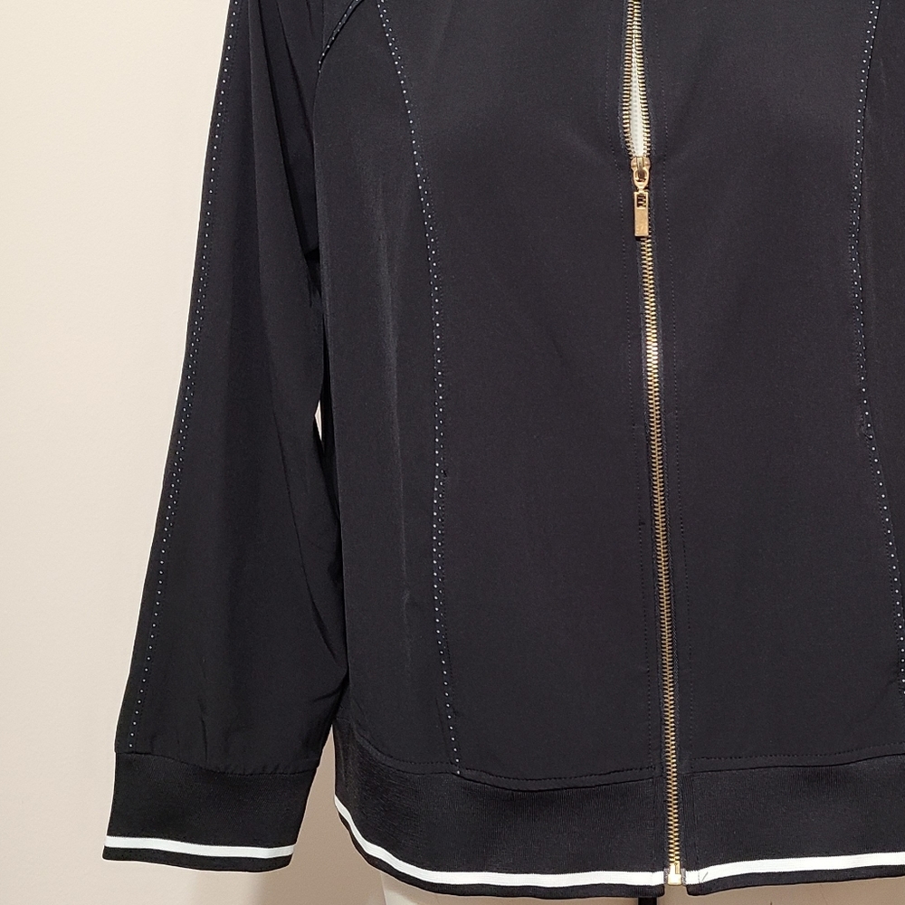 Chico's Zenergy black polkadot golf jacket - Picture 3 of 7